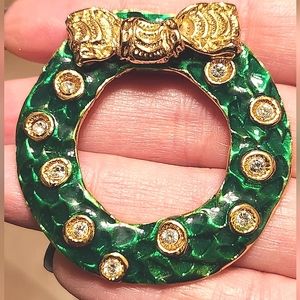 LIA Barcelona Christmas Wreath Brooch